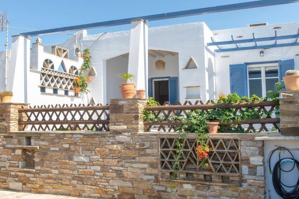 Ferienwohnung Θἔρως Tínos Exterior foto